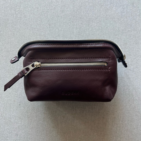 RUDSAK -Deep Burgundy Leather -Toiletry /Cosmetic Pouch - Picture 2 of 9
